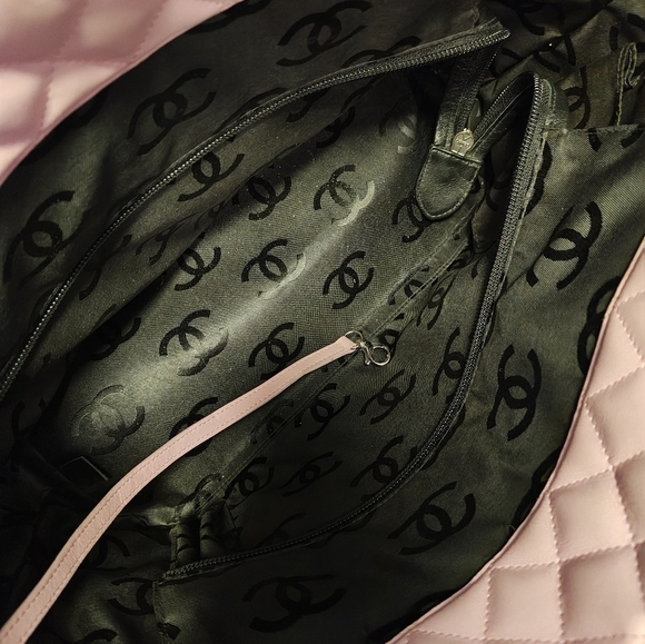 Chanel Cambon Pink and Black Quilted Leather Tote - Picture 6 of 13